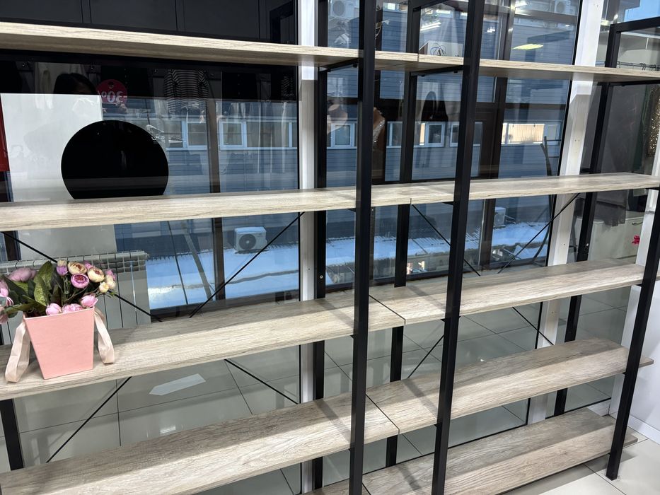 Продаются стойки вешалки для одежды