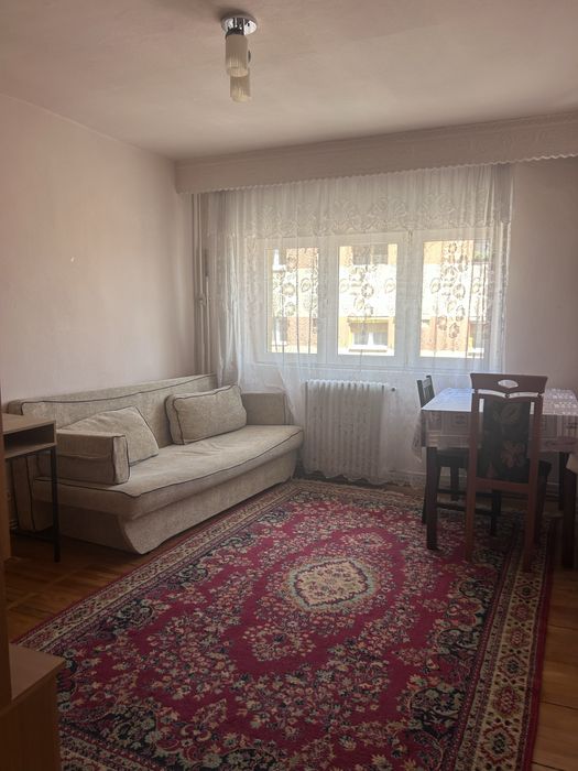 Apartament de inchiriat, 2 camere, decomandat, zona Cetate