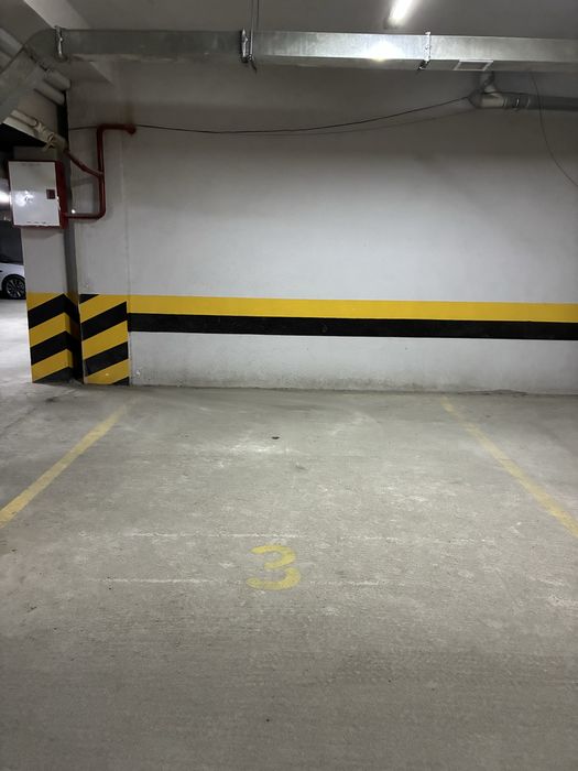 Продаётся, парковки #3 и #4 с кадастром по 16 кв.м.