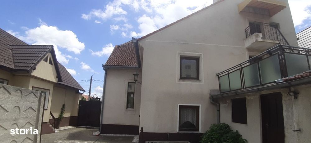 Vindem casa Codlea, Central