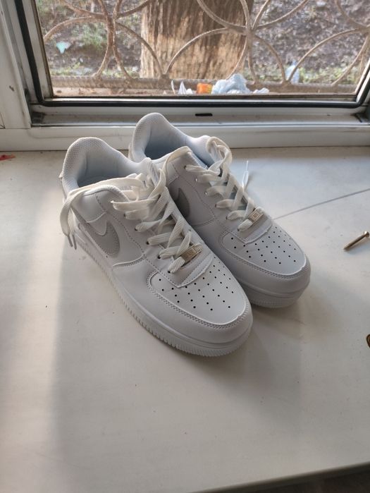 Nike кросовка белое