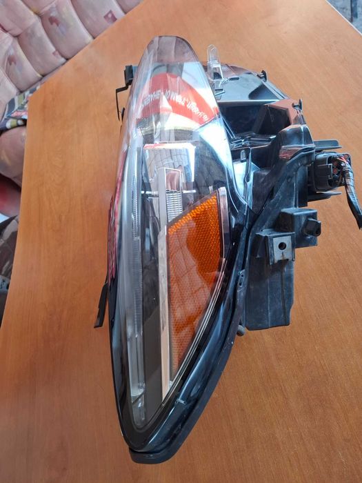 Десен фар за Мазда 6 - лед USA модел