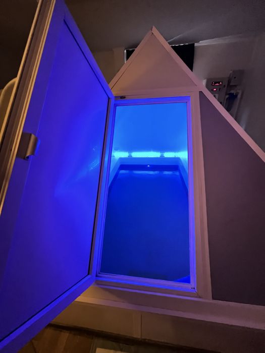 Incintă de plutire (float tank) second-hand