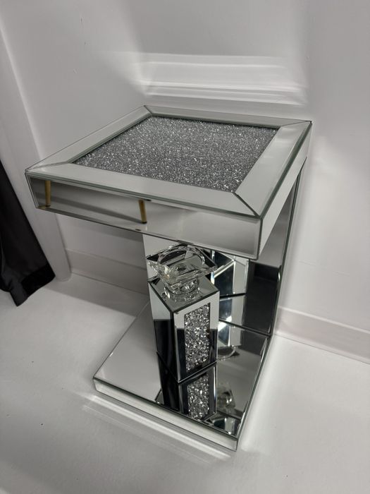 Ceas de perete cu masuta