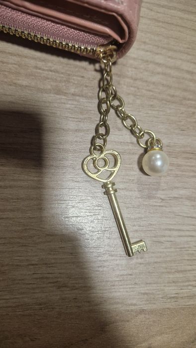 Дамско розово портмоне