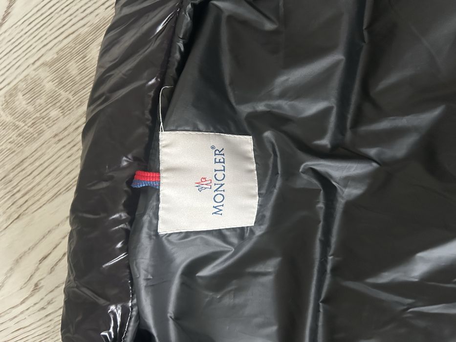 Vesta moncler repe