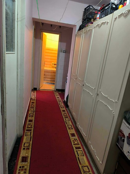 Vand apartament cu 4 camere