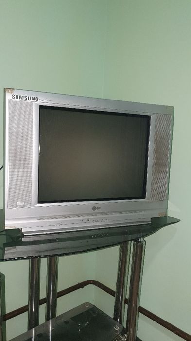 Lg televizor sotiladi yaxwi akuratni iwlatilgan iwlidi