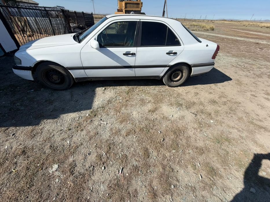 Продаю Mercedes-Benz C220,пробег уточняется