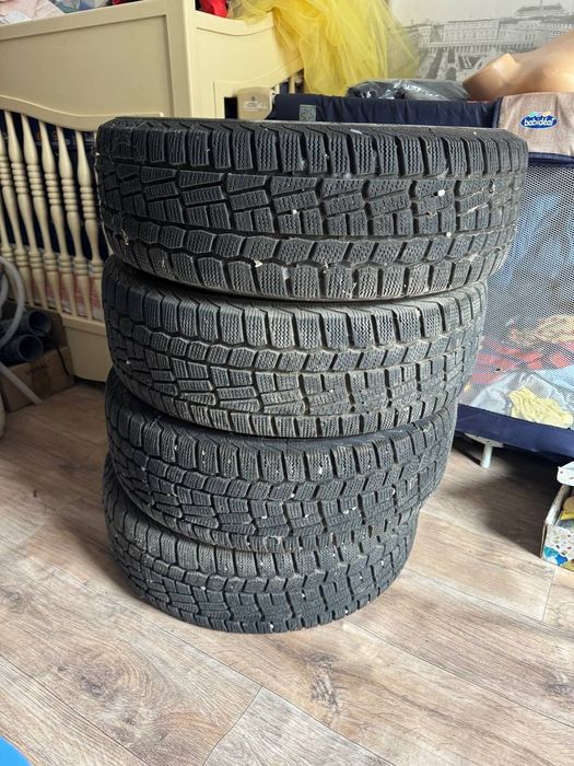 Зимняя резина в идеальном состоянии viatti BRINA 185/65/r14