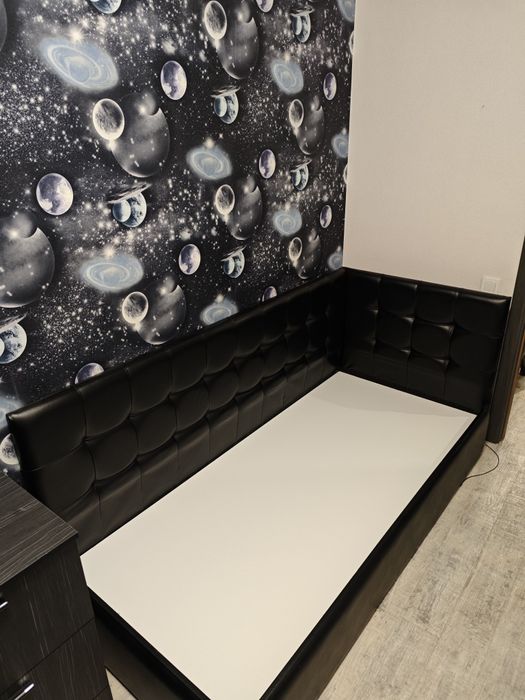 Продам кровать с матрасом