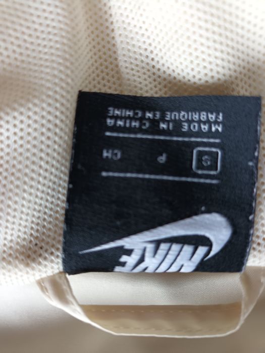 Оригинален дамски тренч NIKE, размер S