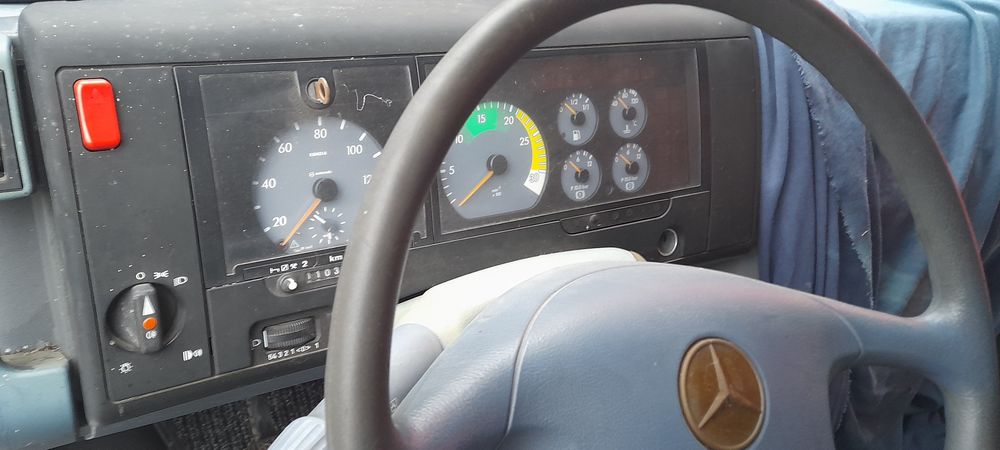 Camion platforma transport autoturisme Mercedes Vario 814