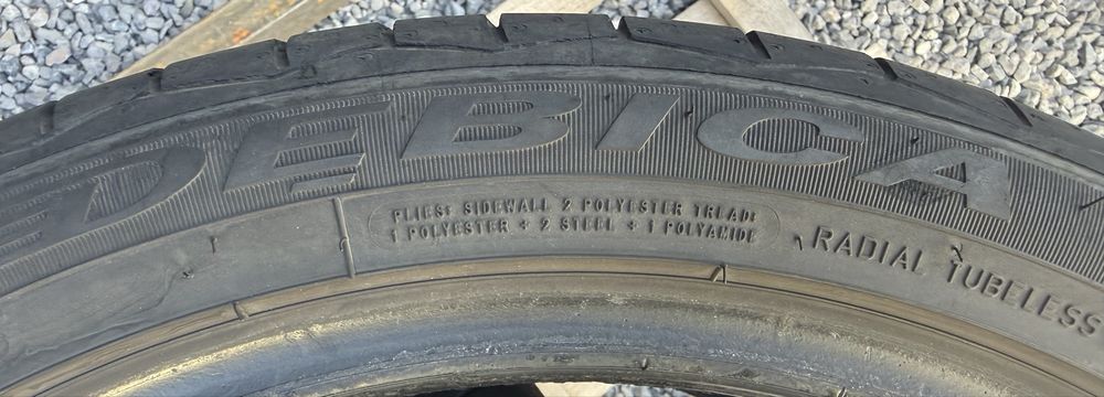 2бр 245/40/18 на 7мм с 20дот Дебица