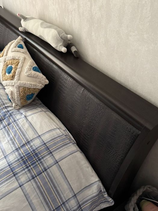 Кровать двухспальная