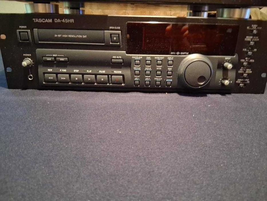 Linie Studio TASCAM Professional: Casetofon Deck 112 MKII & DAT Recorder DA-45HR 24-Bit