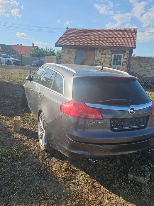 Opel insignia 2012 biturbo