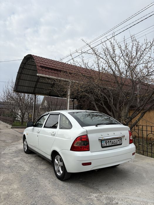 ВАЗ LADA 2172 приора priora хэтчбек 2012 белый цвет