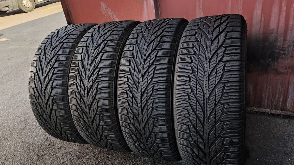4бр. зимни гуми 245/50/20 Nokian Hakapelitta , SUV
dot23
8mm
Много доб