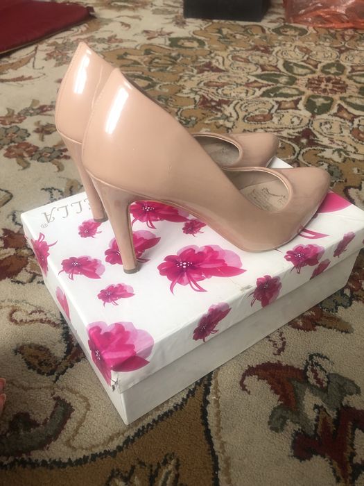 Продам туфли лодочки