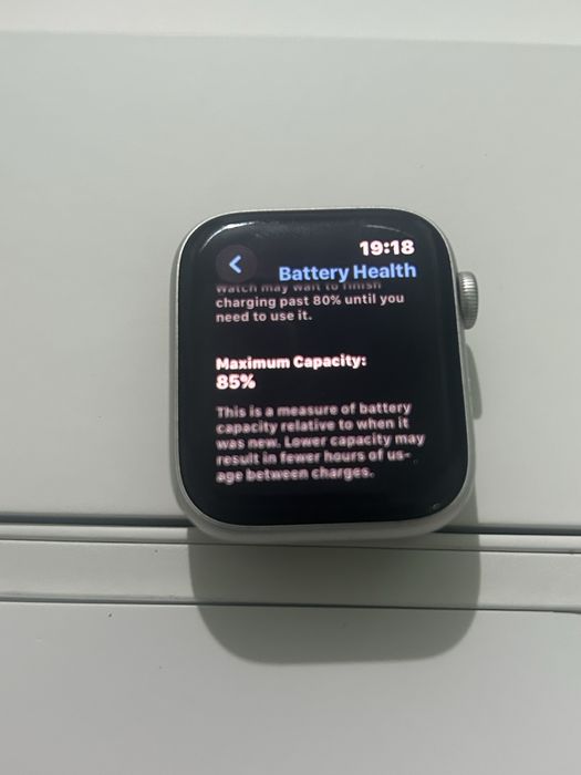Apple Watch SE часовник