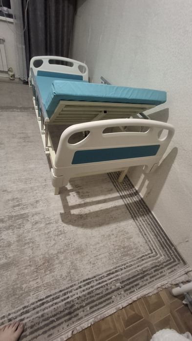 Медецинская кровать