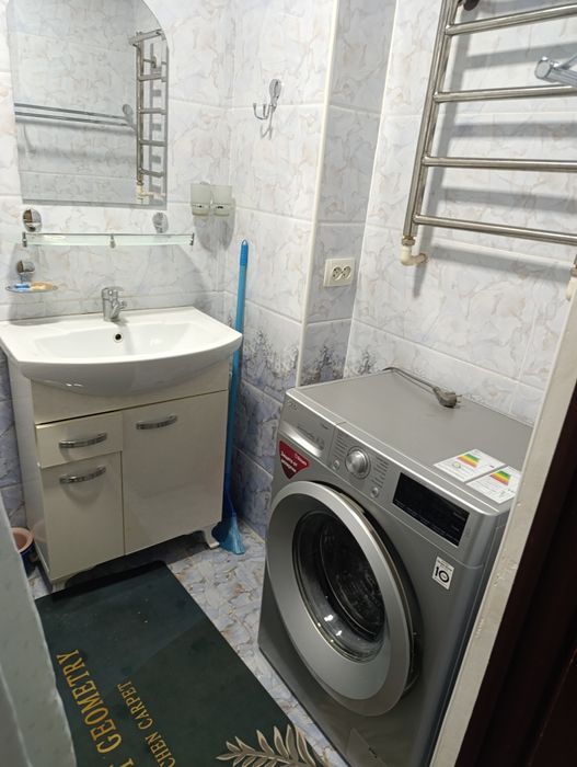 Сдается своя двухкомнатная квартира на долгий срок в Алмазарском район