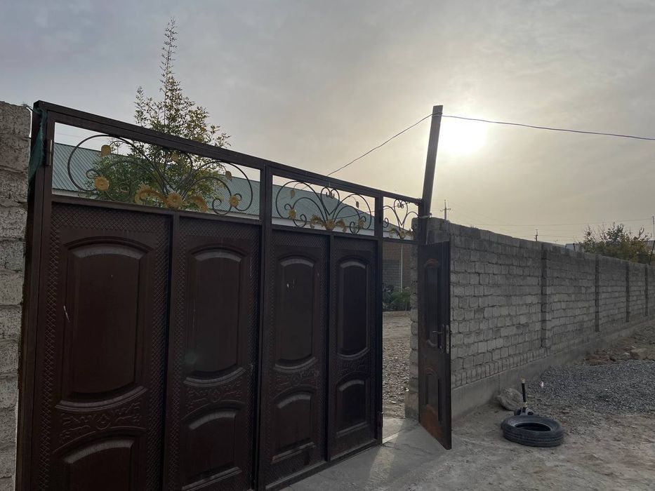 Chuqursoy yolga yaqin xovli sotiladi 9 sotik