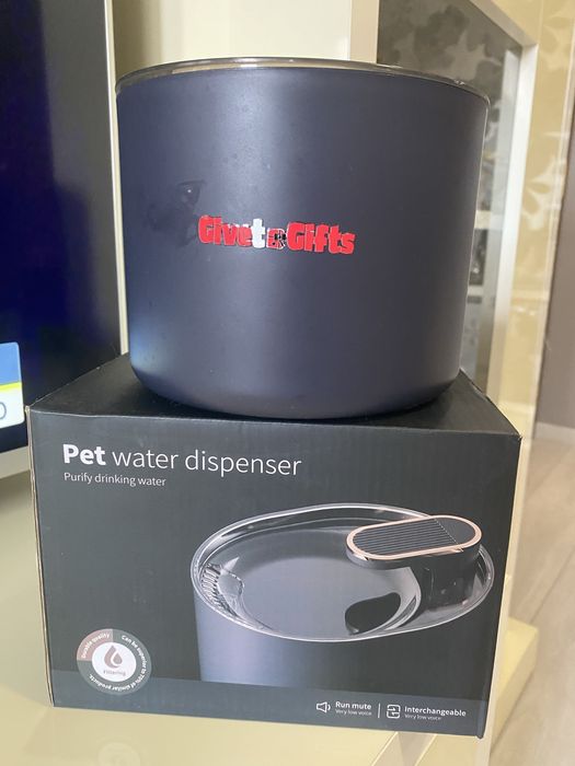 Автоматичен диспенсър за вода за коте или куче