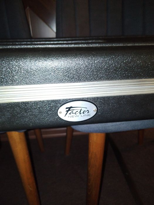 Куфар за бас китара Factor