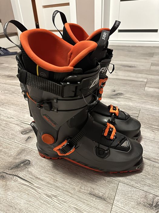 Clapari schi de tura Dynafit Hoji Free 130 in conditii f bune