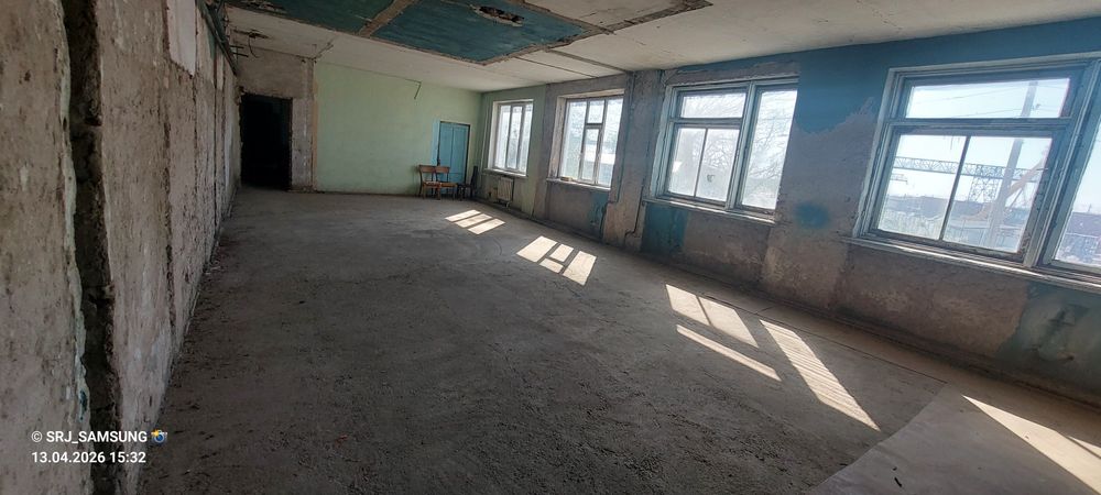 Сдаётся офисные поменьше.