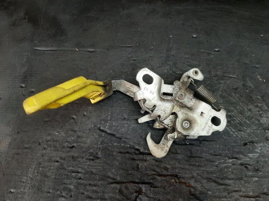 broasca capota  citroen c3 picasso sh  9686252680