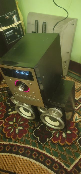 Музыкальный центр LG