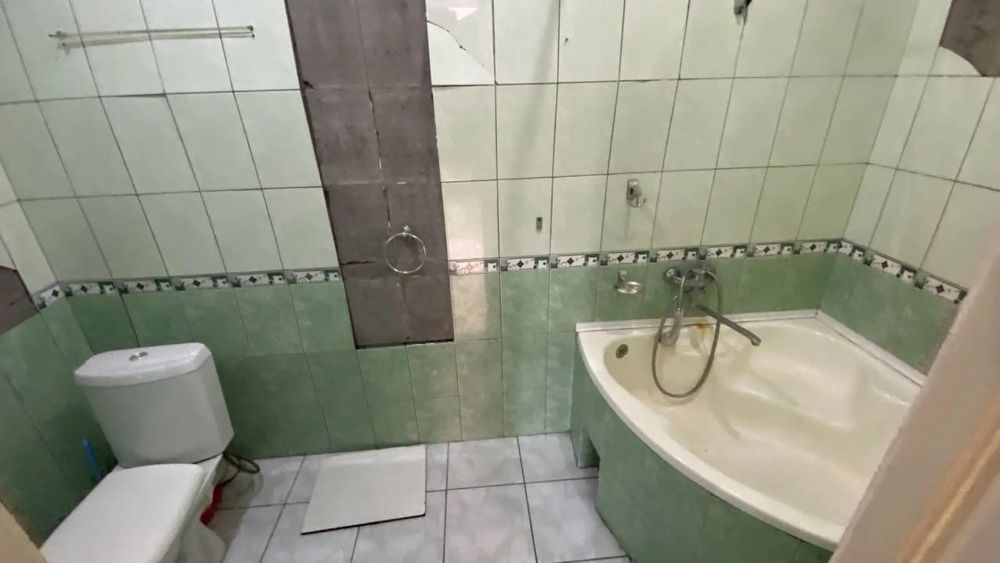 Продается 3х комнатная (трешка) на Чиланзаре Ц квартал 155 м2