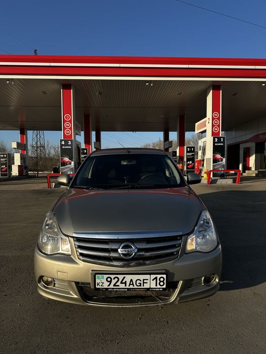 Машина Nissan Almera 2014год