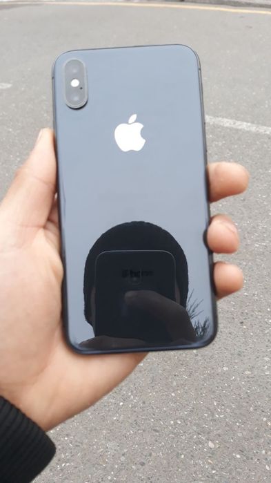 iPhone X  64gb tiniq