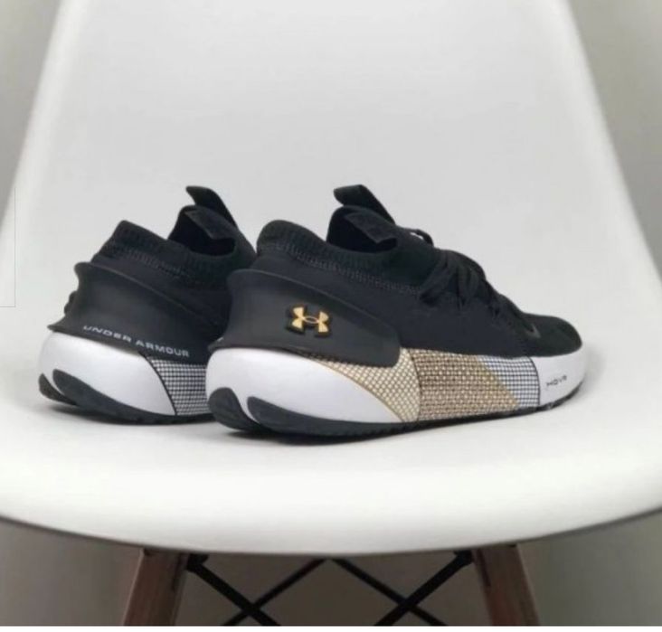 Кроссовки, обувь