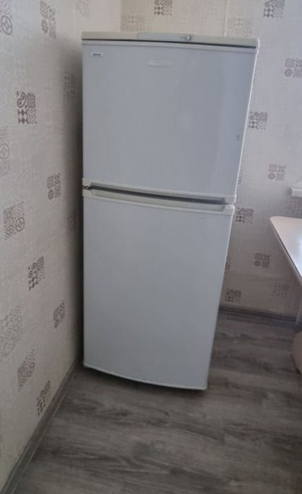 Отдам холодильник !!