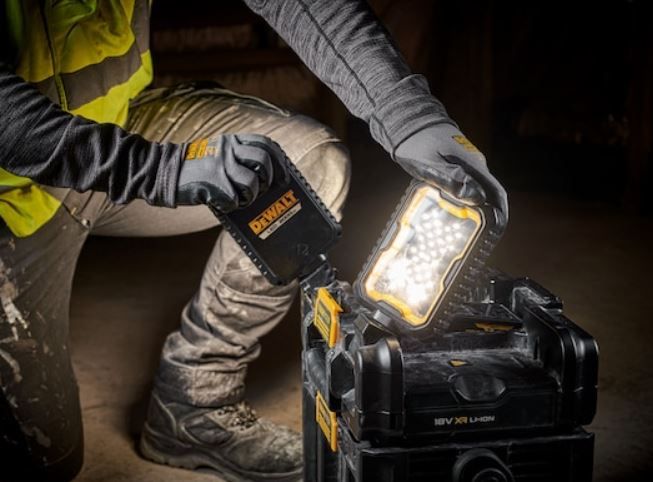 Акумулаторен фенер куфар DeWALT TOUGHSYSTEM 2 , 4000 lm, 18V / 54V