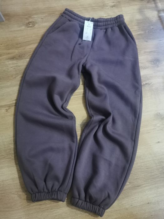 Reserved-спортно долнище