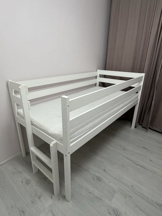 Продам детско-подросковую двойную кровать  Софа.