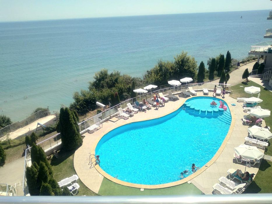 Дава се под наем Тристаен апартамент в Бяла - 232 кв.м за 178.5 € - Снимка #2