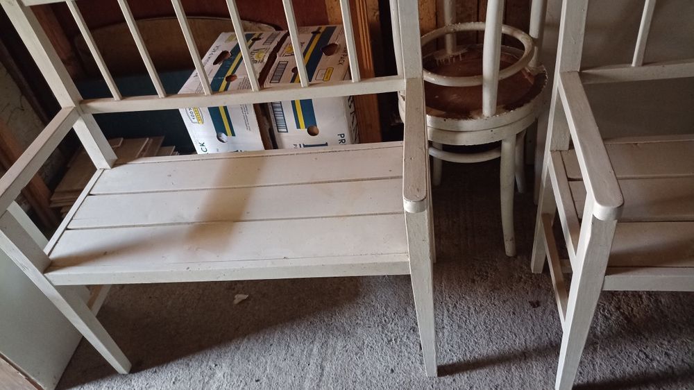 Vind mobilier din lemn