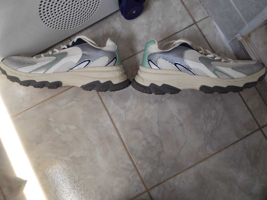 Adidași bărbati Bershka