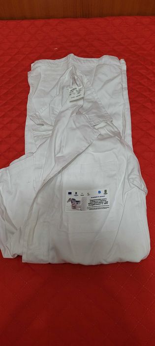 bluza medicala cu decolteu in V