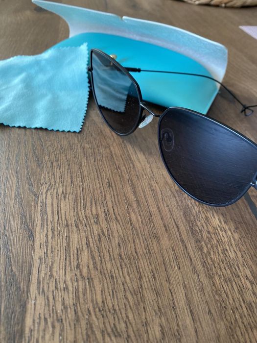 Слънчеви очила - Emily Westwood