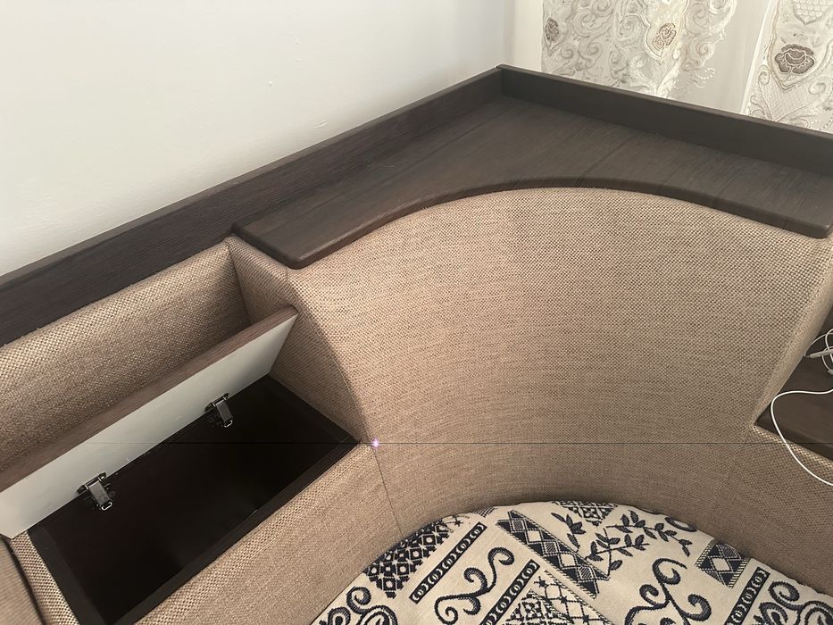 диван угловой