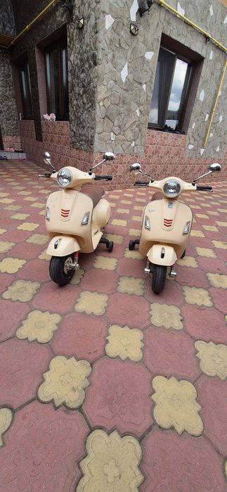 Vand motocicleta electrica Vespa