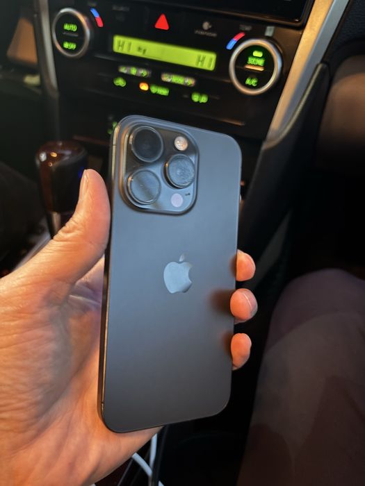 Продам iphone 15 pro все работает без ремонта